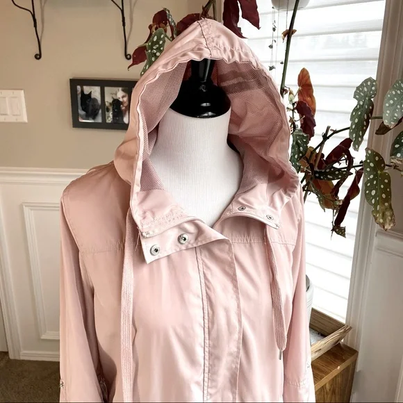 26 International Windbreaker Jacket - Picture 3 of 8